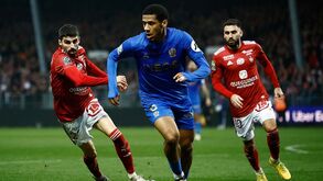 Regras da FIFA impedem transferência de Todibo para o Man. United