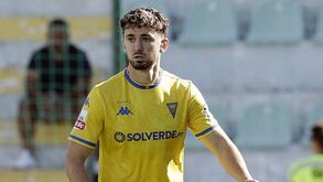 Estoril anuncia final de empréstimo de Jordan Holsgrove