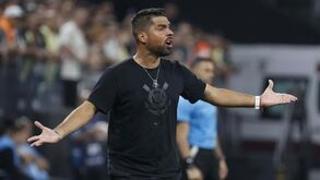 António Oliveira após nova derrota no Brasileirão: «Pressionado? Só controlo as minhas decisões»