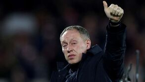 Steve Cooper é o treinador do Leicester no regresso à Premier League