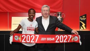 Benfica anuncia contratação de internacional pela Jamaica