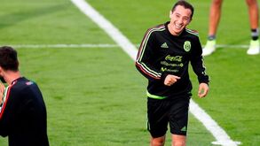 Guardado revela birras mexicanas: «Ochoa chateou-se e deixou de me falar»