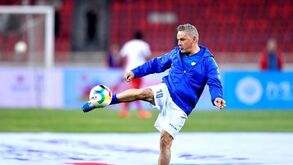 Roberto Baggio assaltado e espancado enquanto assistia ao Espanha-Itália