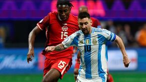 Bombito ignora argentinos racistas: «Sem espaço para essas porcarias»