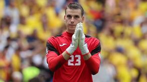 Lunin sem 'azia' por ser suplente: «Entendo perfeitamente»