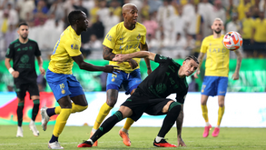 Fenerbahçe de Mourinho inicia conversações com o Al Nassr por Mané e Talisca, avançam turcos