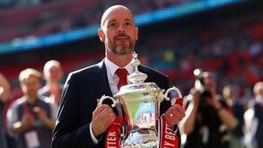 Direção do Man. United furiosa por Ten Hag ter revelado pormenores da reunião em Ibiza