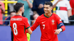 Na cara do guarda-redes da Turquia, Cristiano Ronaldo 'ofereceu' o golo a Bruno Fernandes