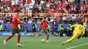 Bruno Fernandes elogia Ronaldo: «É o nosso melhor marcador e quando podia marcar fez o passe para o lado»