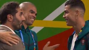 Altintop revela conversa animada com Cristiano Ronaldo e Pepe: «Vocês ainda jogam!»