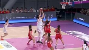 Basquetebolista de 17 anos e 2,20 metros impressiona na China: não tem rivais à altura 