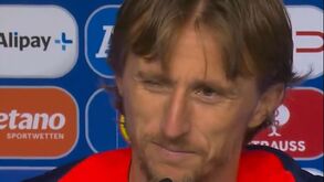 Modric emocionado com elogios de jornalista: «Gostava de pedir para nunca terminares a carreira...»