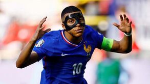 Até parece mentira: Mbappé estreou-se a marcar em Campeonatos da Europa