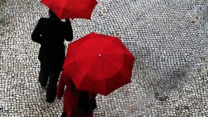 Chuva e trovoada estendem aviso amarelo a todo o território a partir de sexta-feira