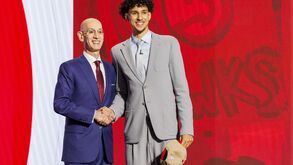 Zaccharie Risacher repete feito de Wembanyama e é a primeira escolha no draft da NBA