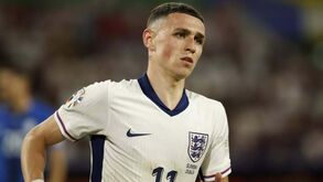 Phil Foden volta à concentração da seleção após viagem-relâmpago a Inglaterra