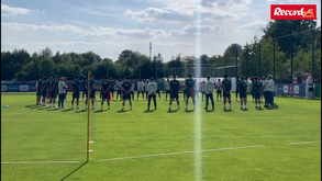 Jogadores da Seleção cumpriram minuto de silêncio em homenagem a Manuel Fernandes