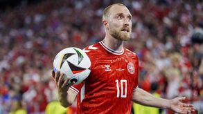 Indigestão deixa Eriksen no hotel