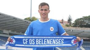 Ângelo Barbosa reforça meio-campo do Belenenses