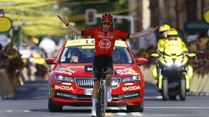 Kévin Vauquelin ganha 2.ª etapa e Pogacar é o novo líder do Tour