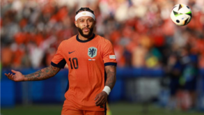 Depay desvaloriza 