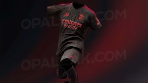 Será esta a camisola alternativa do Benfica para a nova época?