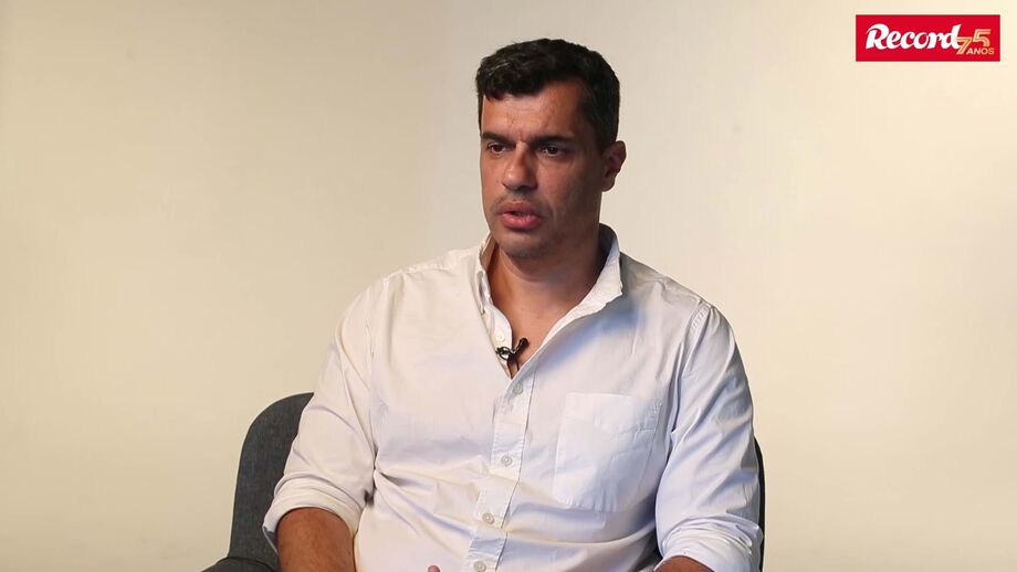 Entrevista Record ao diretor desportivo que passou por Santa Clara, V. Guimarães e Casa Pia