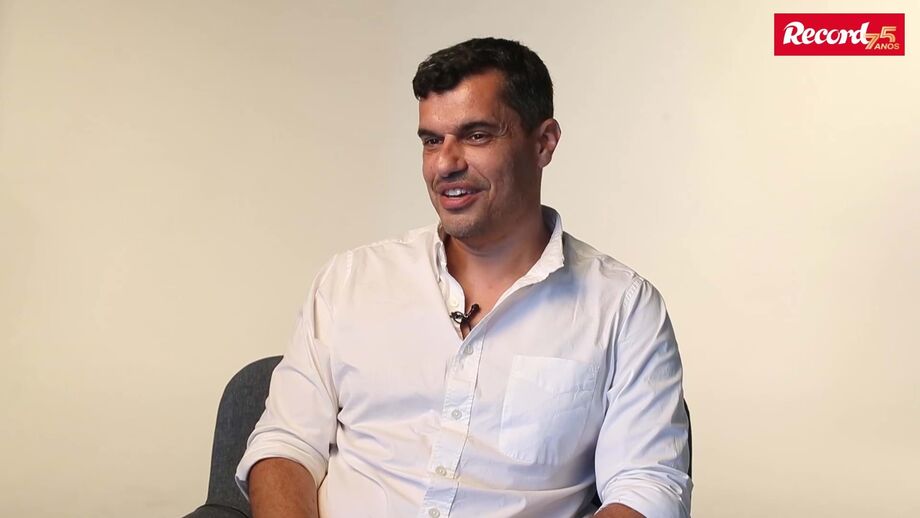 Entrevista Record ao diretor desportivo que passou por Santa Clara, V. Guimarães e Casa Pia