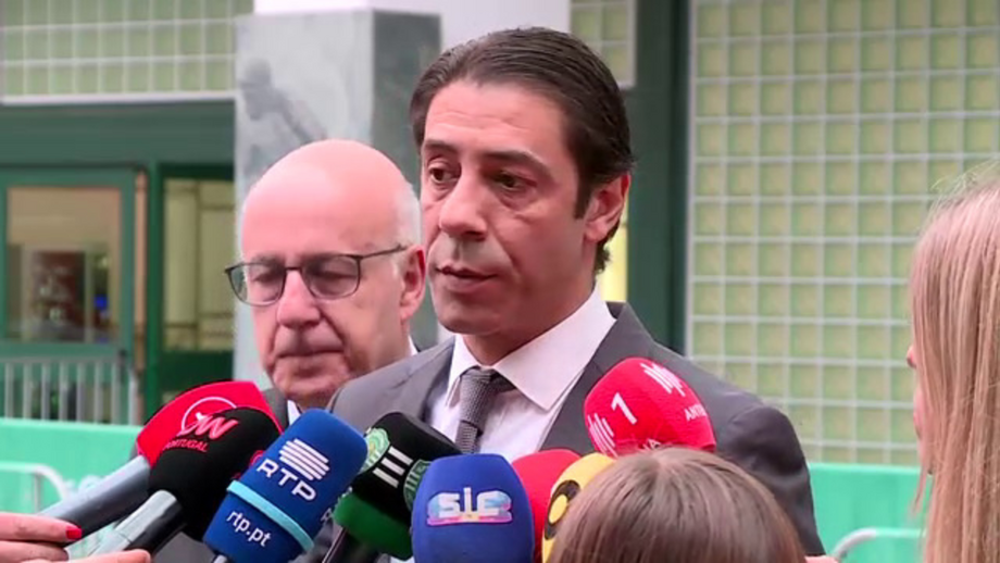 Presidente do Benfica esteve na cerimónia fúnebre, que decorreu no Estádio José Alvalade