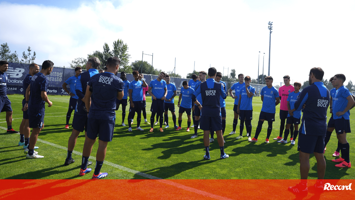 Primeiro treino da pré-época do FC Porto: Vítor Bruno em alta rotação e novidades na estrutura