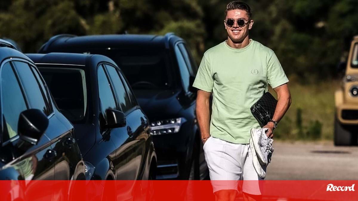 «Adivinhem quem voltou»: Sporting mostra regresso de mais três jogadores