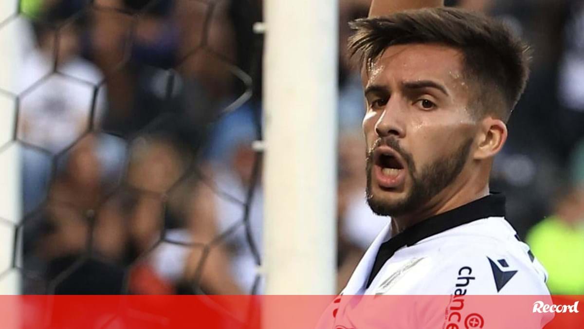 Afonso Freitas fora do estágio do V. Guimarães no Algarve