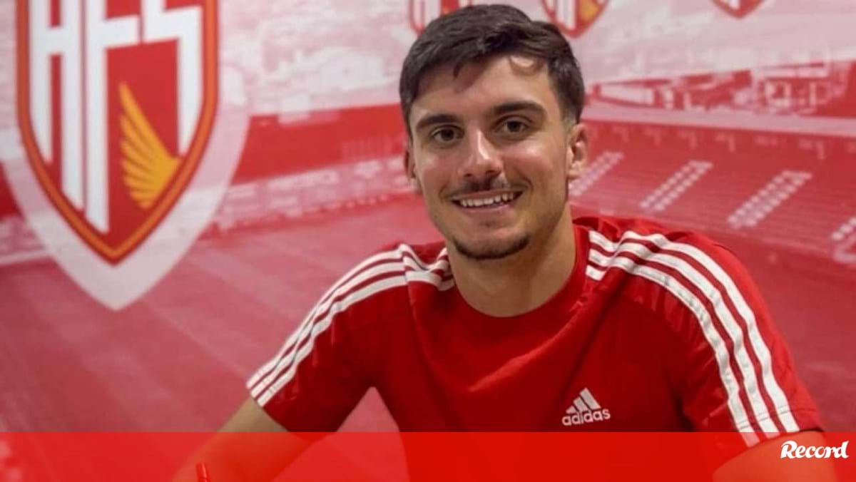 Rafael Rodrigues emprestado pelo Benfica ao AVS SAD: «Estava na hora de dar um passo em frente»