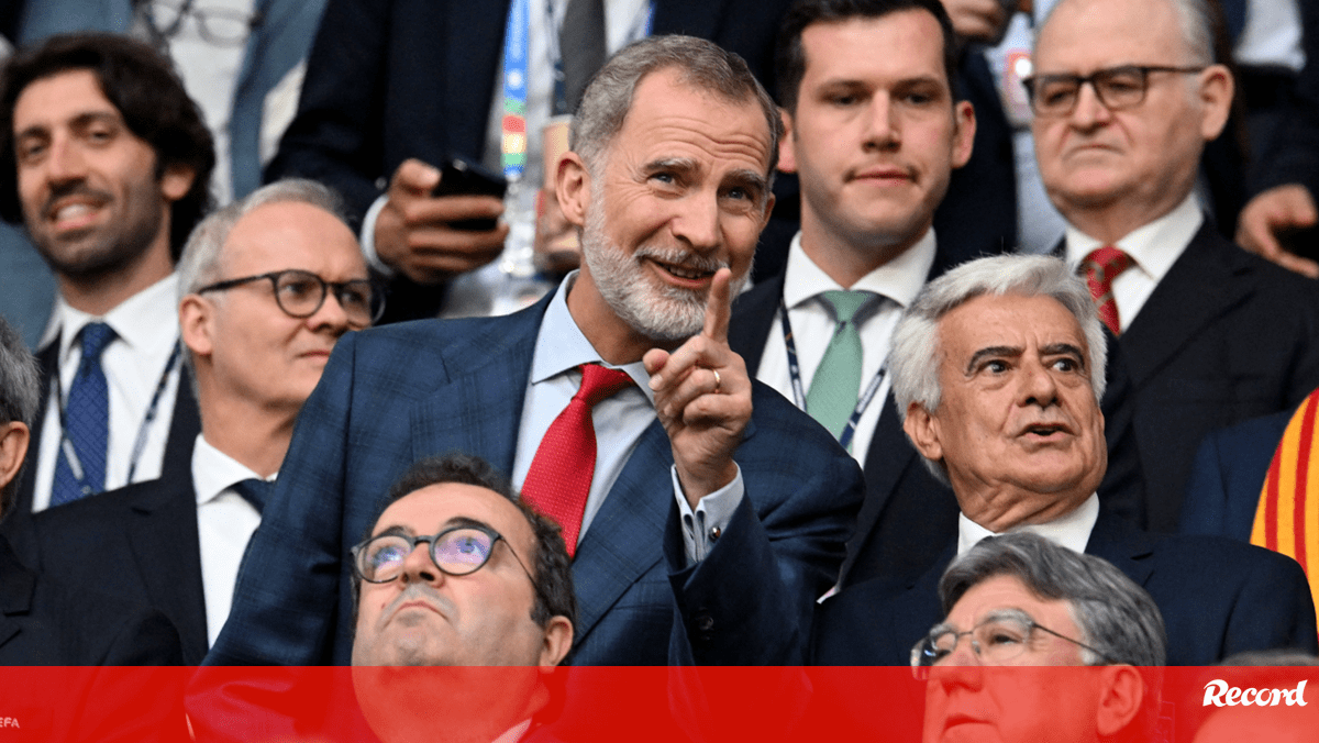 Rei Felipe VI rendido ao "brilhantismo" de Lamine Yamal: «Acho que está tudo dito»