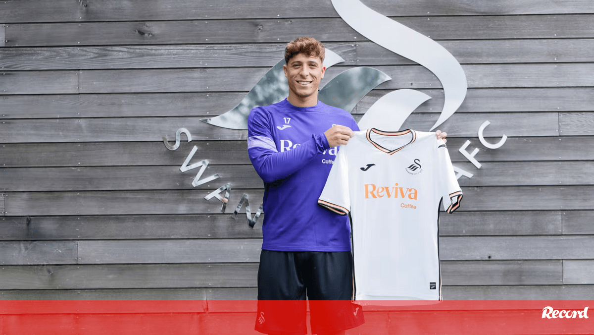 Oficial: Gonçalo Franco troca Moreirense pelo Swansea