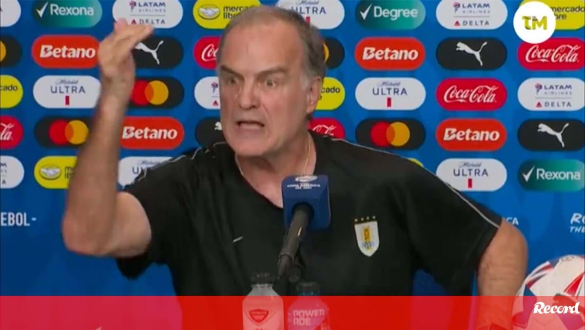 Bielsa 'explode' em conferência de imprensa: «Como não vais defender a tua mãe, a tua mulher, um bebé?»