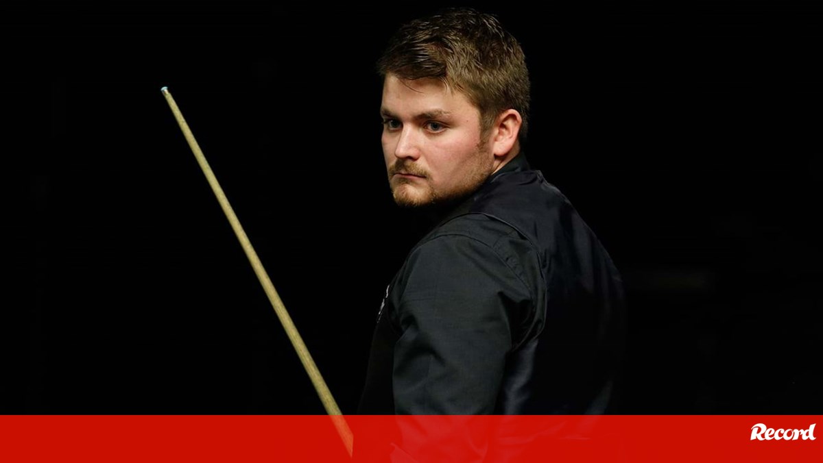 Michael White expulso do snooker