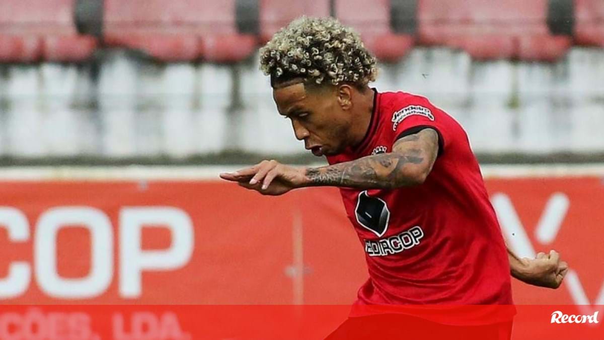 Penafiel foi a Paredes vencer equipa da casa em jogo de preparação