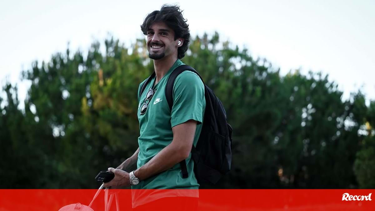 Boa disposição na chegada do Sporting ao Algarve