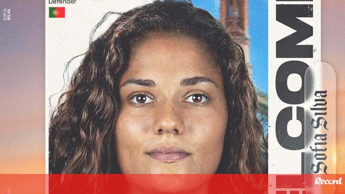 Sofia Silva assina pelo Valencia