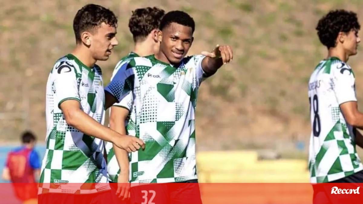 Carlos André deixa Moreirense e volta ao Brasil