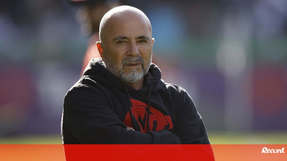 Sampaoli pede desculpa por ter chamado "autista" a Dembélé: «Queria falar de individualidade...»