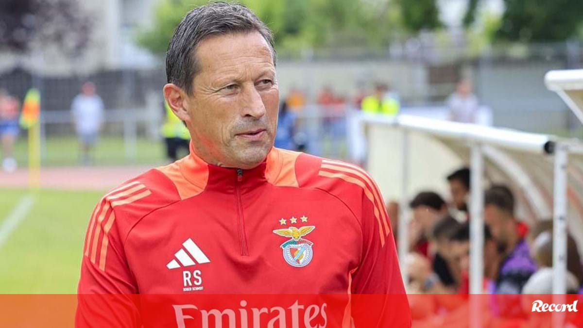 Roger Schmidt faz pedido aos adeptos: «Espero que possam estar com a equipa»