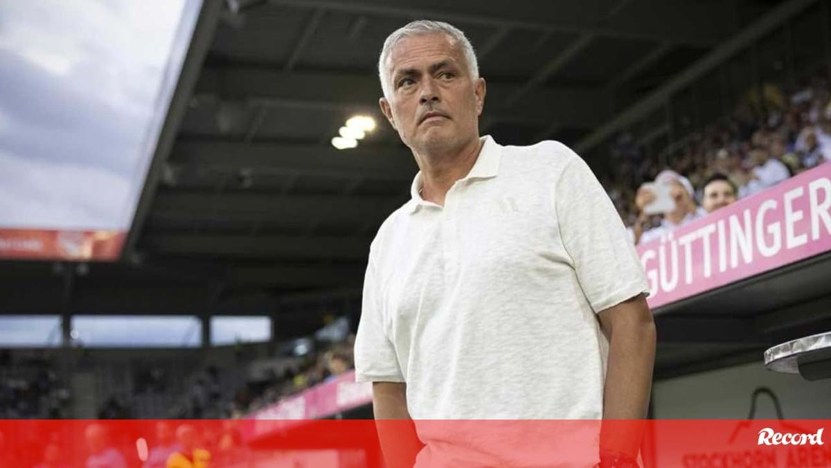 José Mourinho: «É inaceitável jogar num terreno assim na Liga dos Campeões»