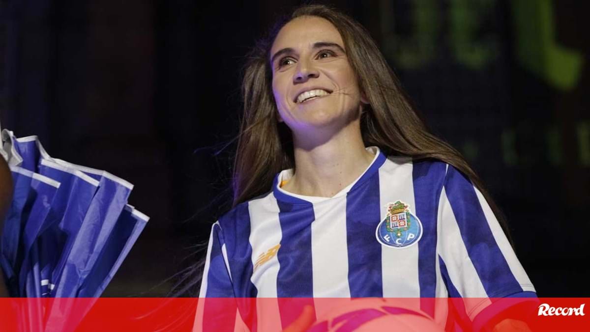 Cláudia Lima é o primeiro reforço da equipa de futebol feminino do FC Porto