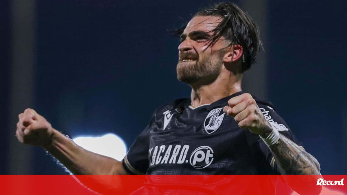 Jota Silva is getting ready for the inevitable departure of V. Guimarães