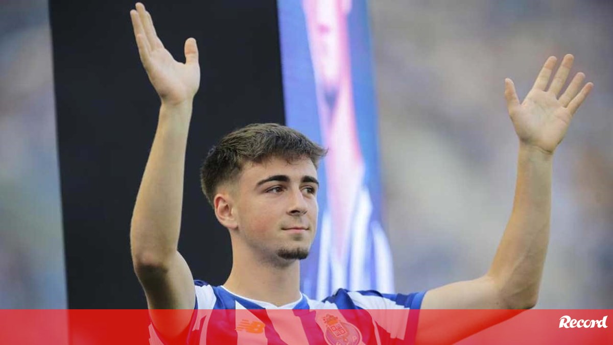 Martim Fernandes de pedra e cal no plantel principal do FC Porto