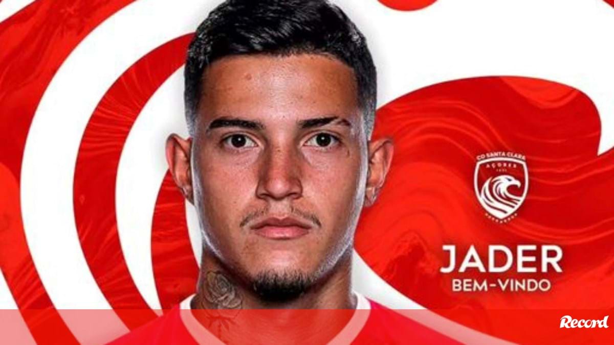 Extremo Jader Gentil deixa Atlético Paranaense e reforça Santa Clara até 2027