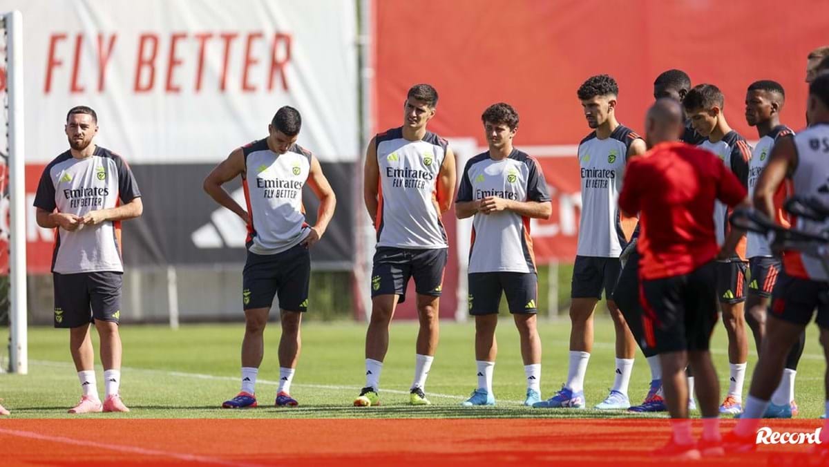 Kökçu e João Neves em destaque no treino do Benfica