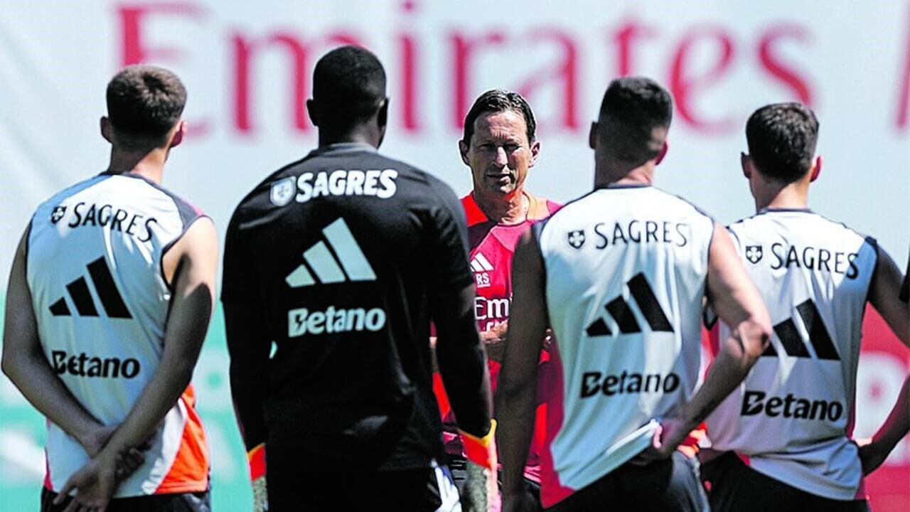 Técnico conta com grupo jovem nesta fase da pré-época